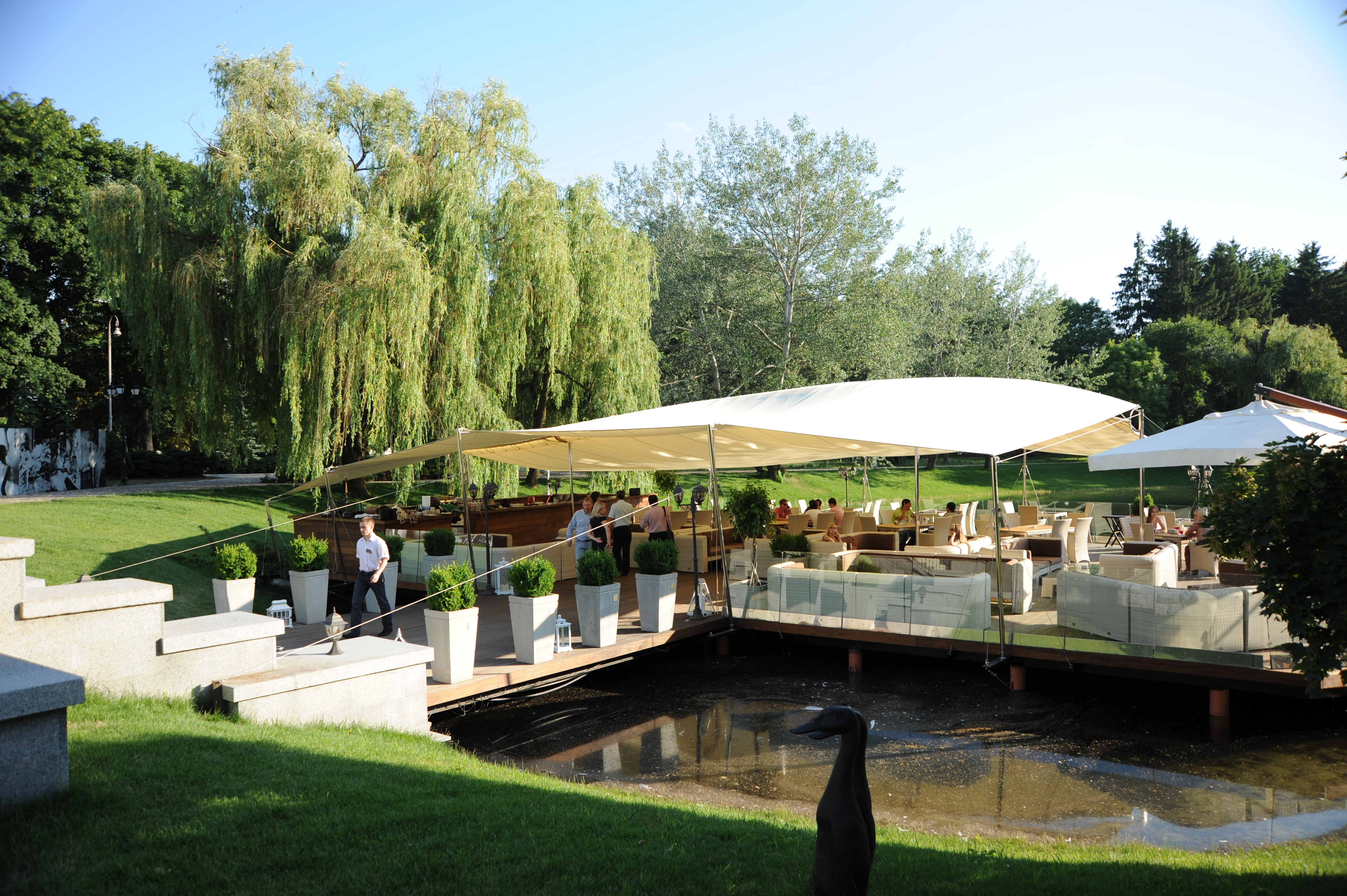 тераса на воді