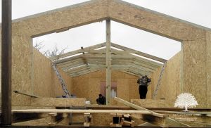 Канадский дом из сип панелей - объект компании &rdquo;Украинский дом&rdquo; в Херсоне - начало кровельных работ